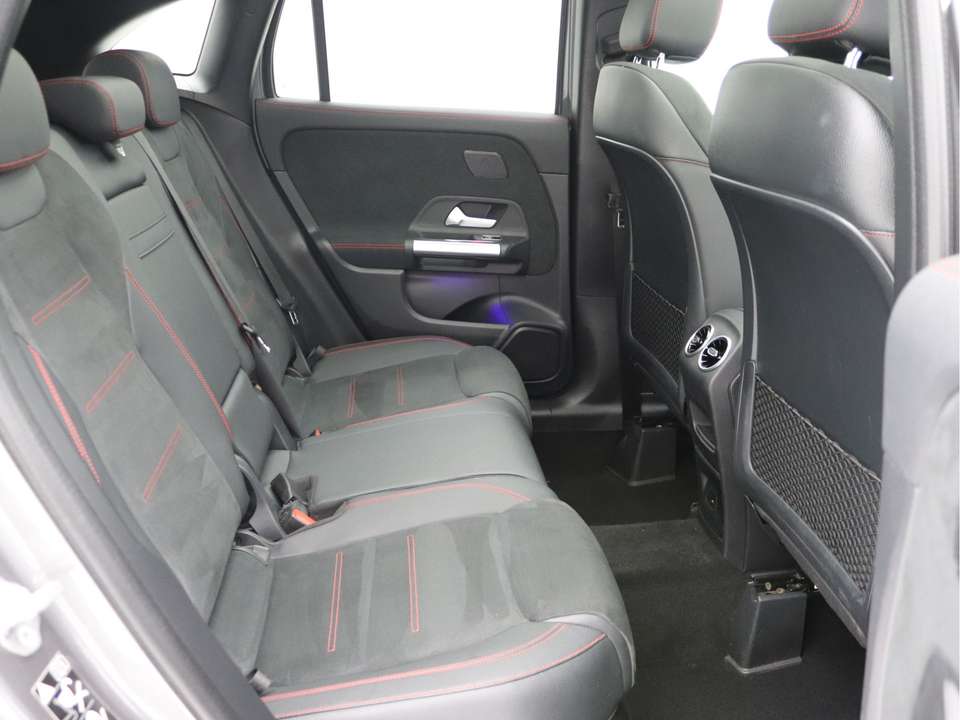 Mercedes-Benz GLA 200 - Imagem 13
