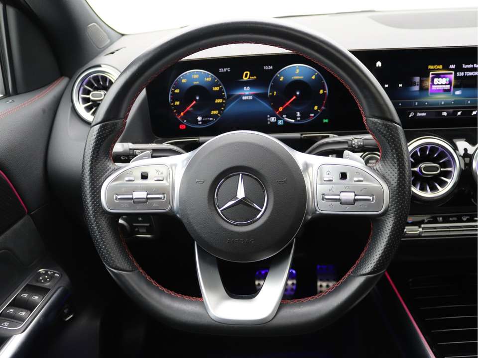 Mercedes-Benz GLA 200 - Imagem 15