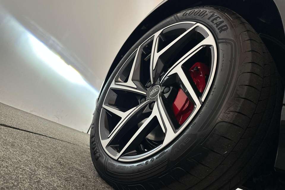 Audi Q6 e-tron - Imagem 12