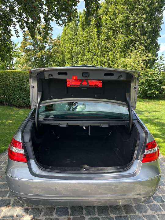 Mercedes-Benz E 200 - Imagem 8