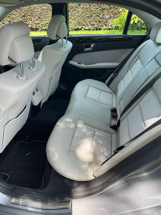 Mercedes-Benz E 200 - Imagem 14