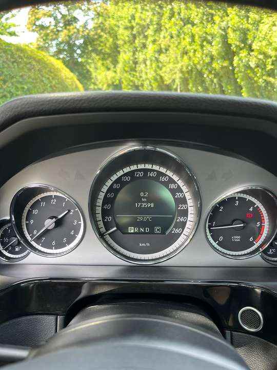 Mercedes-Benz E 200 - Imagem 18