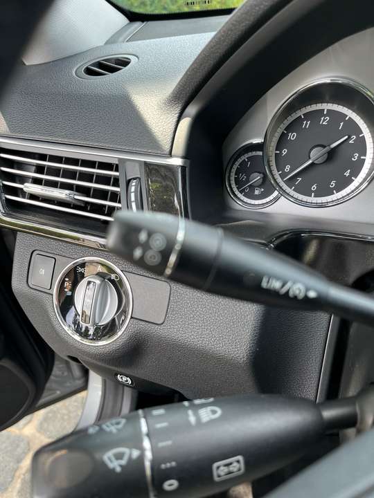 Mercedes-Benz E 200 - Imagem 19