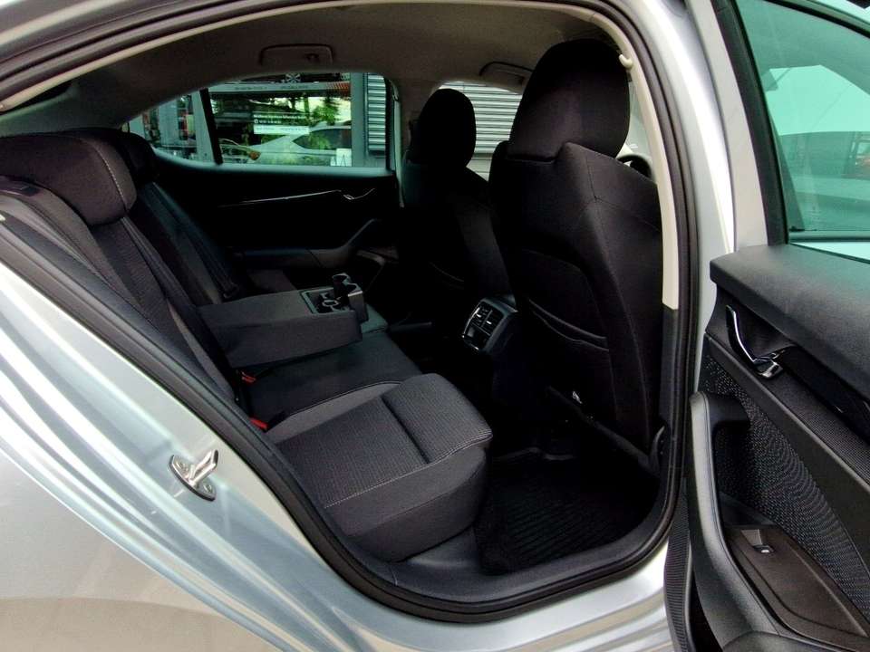 Skoda Octavia - Imagem 9