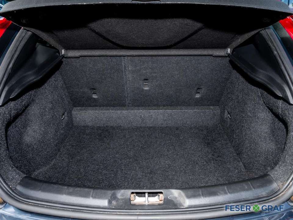 Volvo V40 - Imagem 12