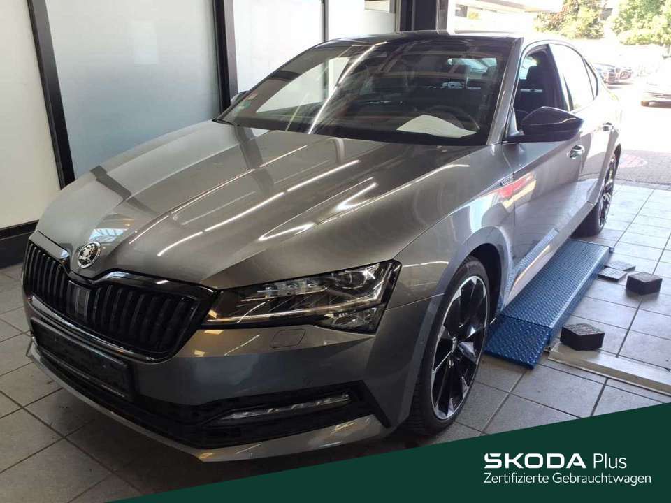Skoda Superb - Imagem 1