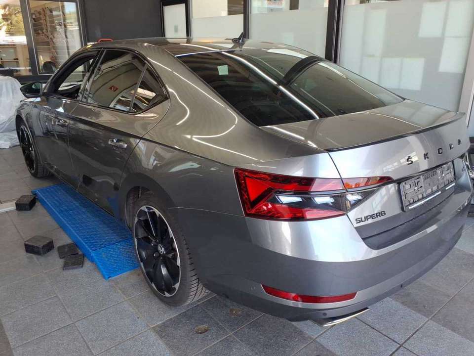 Skoda Superb - Imagem 3