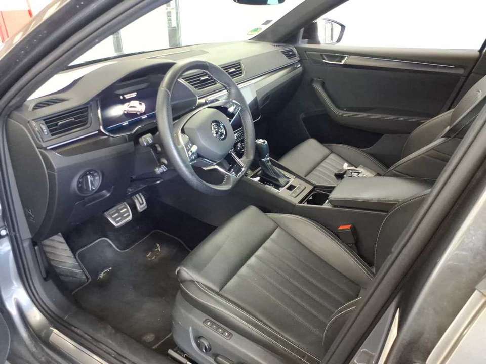 Skoda Superb - Imagem 5