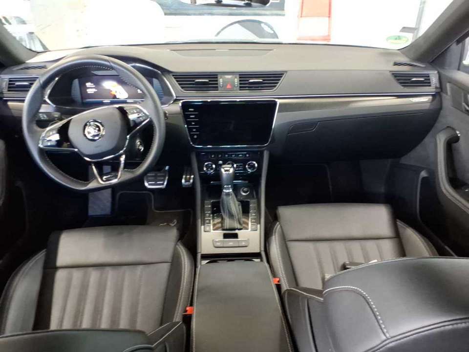 Skoda Superb - Imagem 7