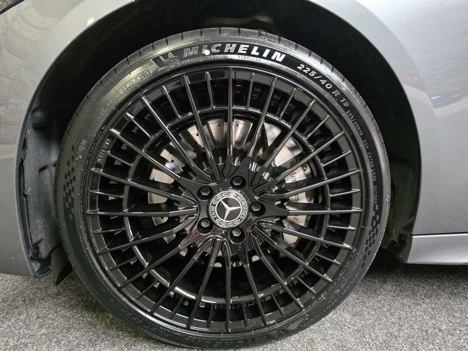 Mercedes-Benz C 300 - Imagem 2