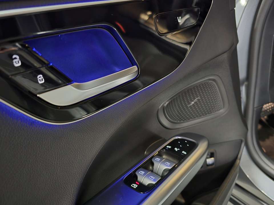 Mercedes-Benz C 300 - Imagem 6