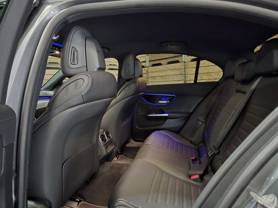 Mercedes-Benz C 300 - Imagem 7