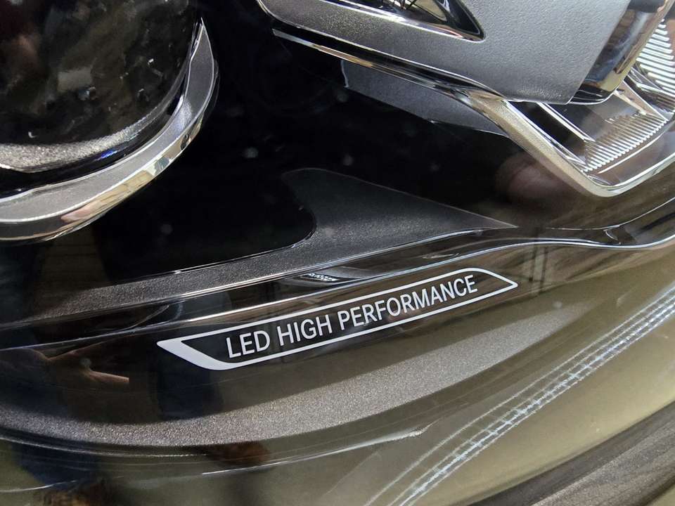 Mercedes-Benz C 300 - Imagem 9