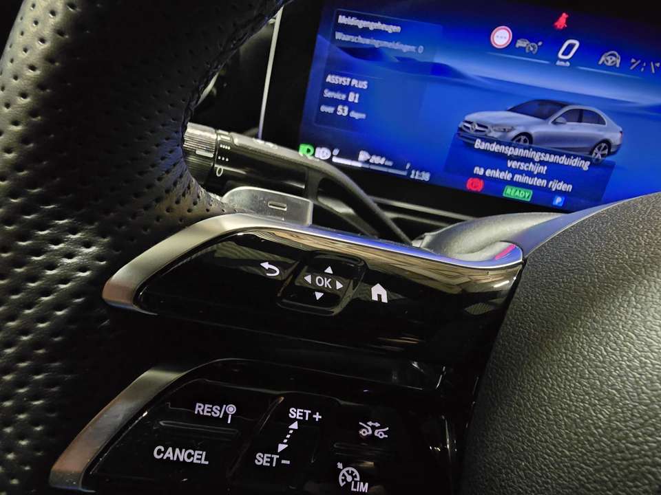 Mercedes-Benz C 300 - Imagem 11
