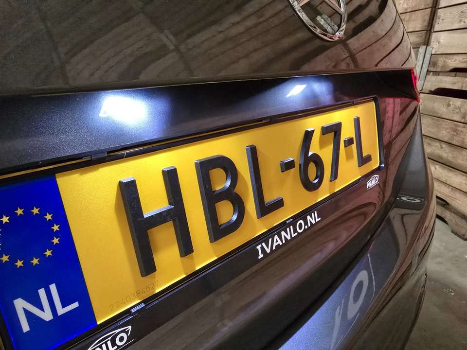 Mercedes-Benz C 300 - Imagem 17
