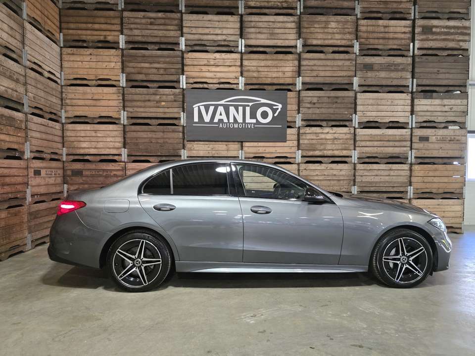 Mercedes-Benz C 300 - Imagem 18