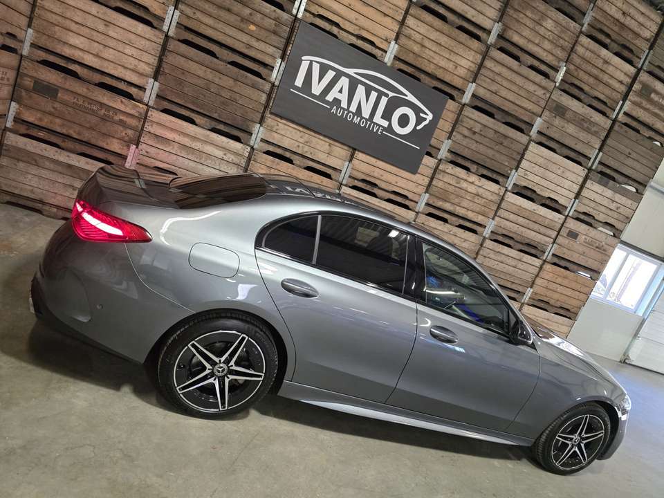 Mercedes-Benz C 300 - Imagem 20