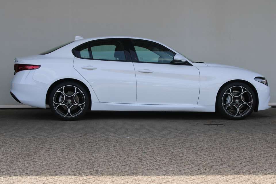 Alfa Romeo Giulia - Imagem 4