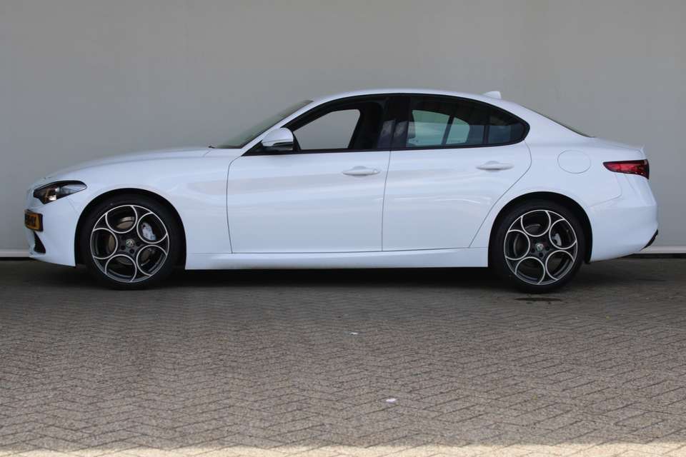 Alfa Romeo Giulia - Imagem 8