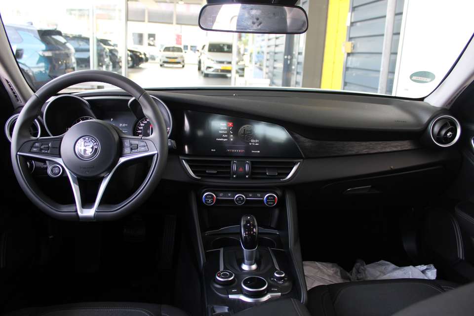 Alfa Romeo Giulia - Imagem 13