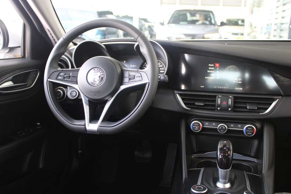 Alfa Romeo Giulia - Imagem 14