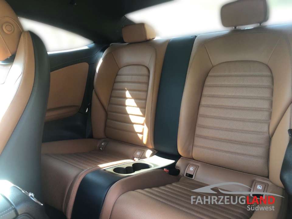 Mercedes-Benz C 400 - Imagem 11
