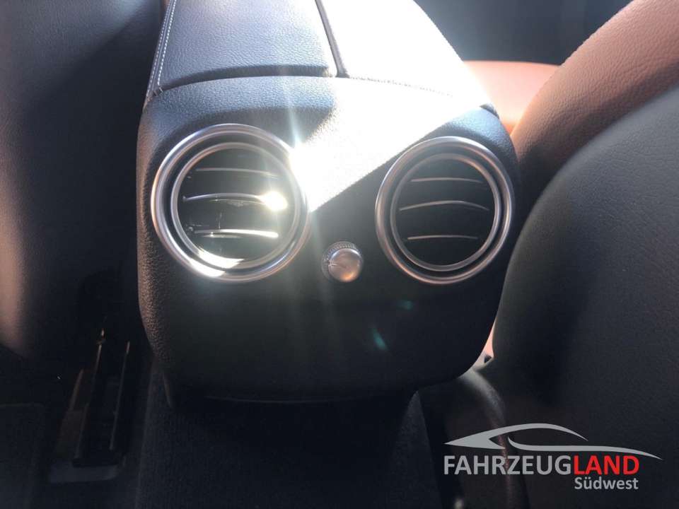 Mercedes-Benz C 400 - Imagem 13