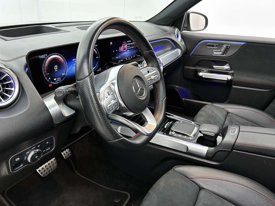 Mercedes-Benz EQB 300 - Imagem 2