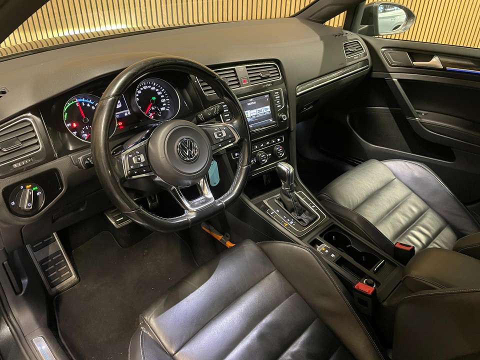 Volkswagen Golf GTE - Imagem 13