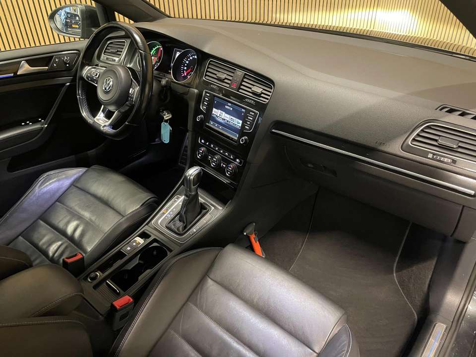Volkswagen Golf GTE - Imagem 14