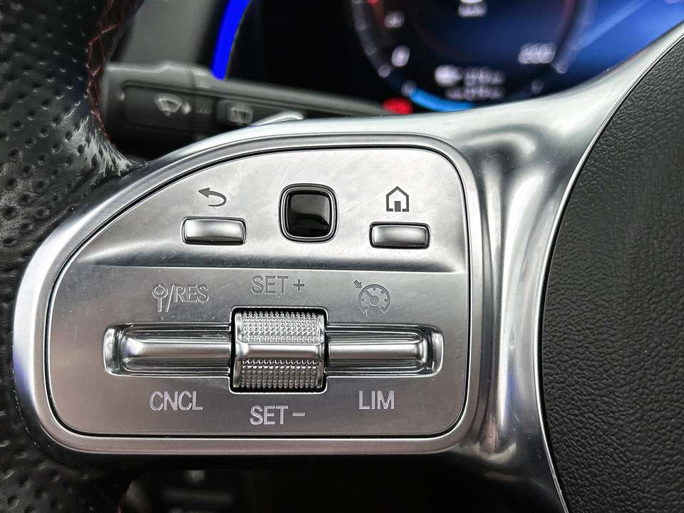 Mercedes-Benz EQB 300 - Imagem 10