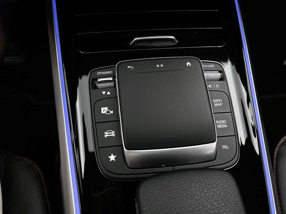 Mercedes-Benz EQB 300 - Imagem 13