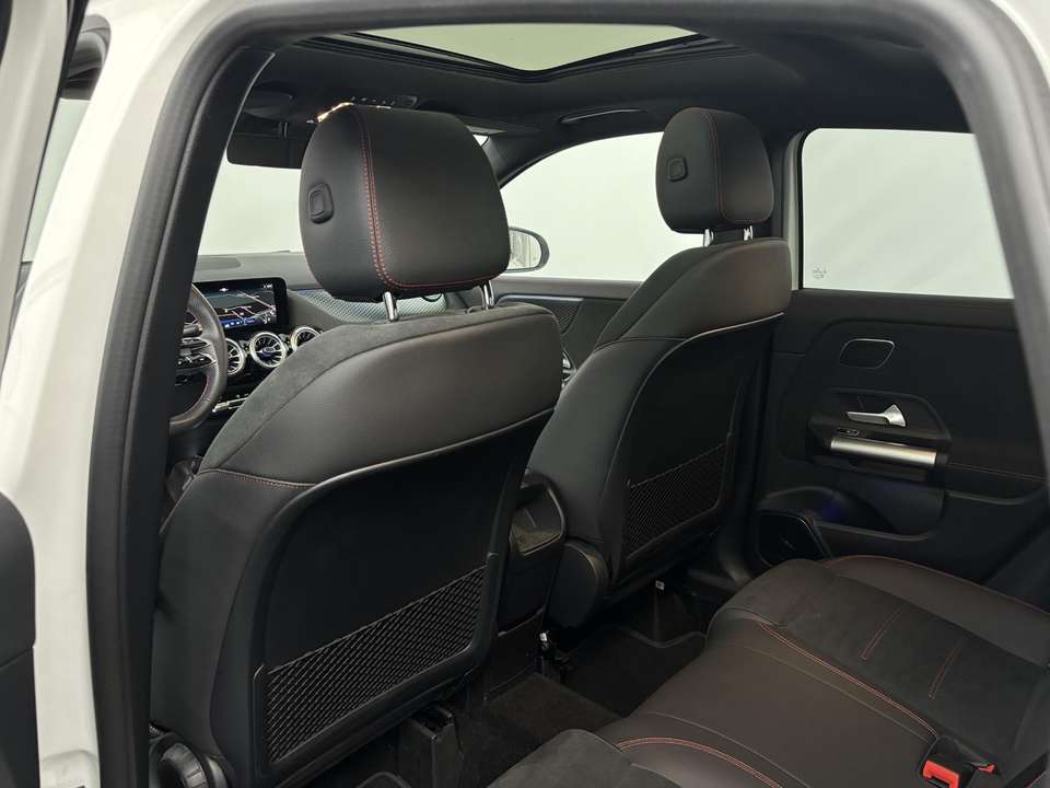 Mercedes-Benz GLA 200 - Imagem 12