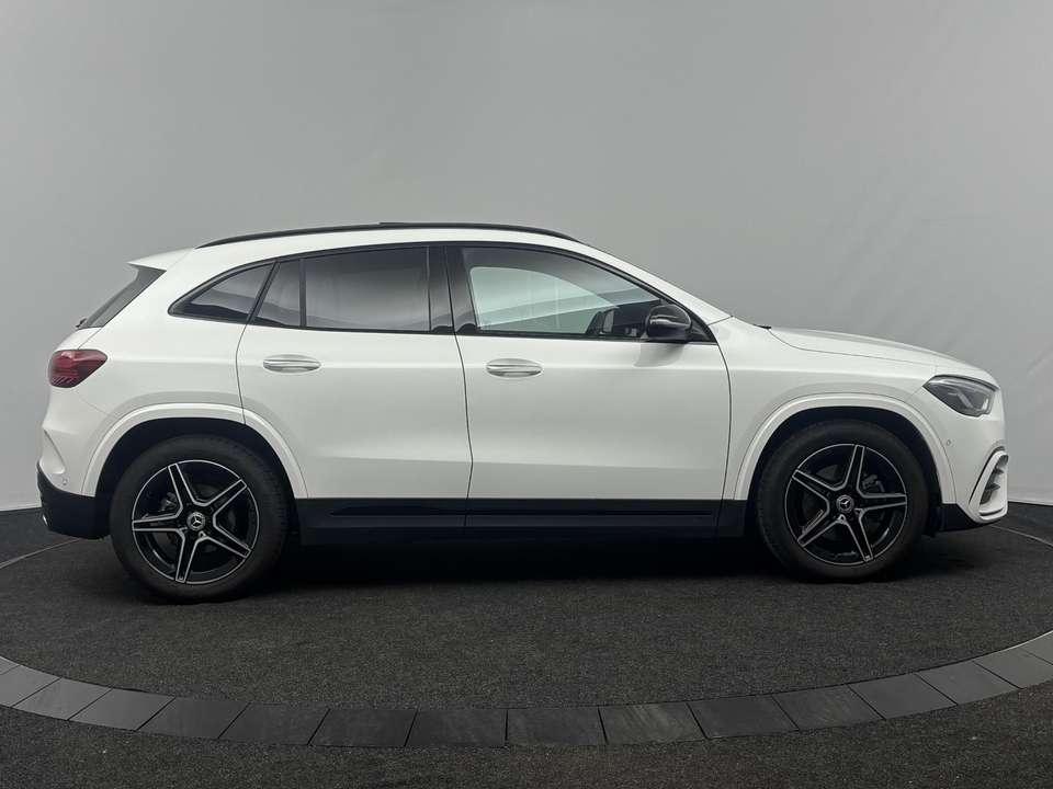 Mercedes-Benz GLA 200 - Imagem 16