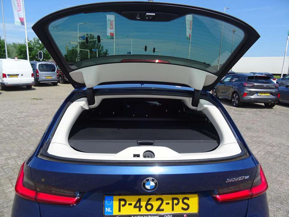 BMW 330 - Imagem 10