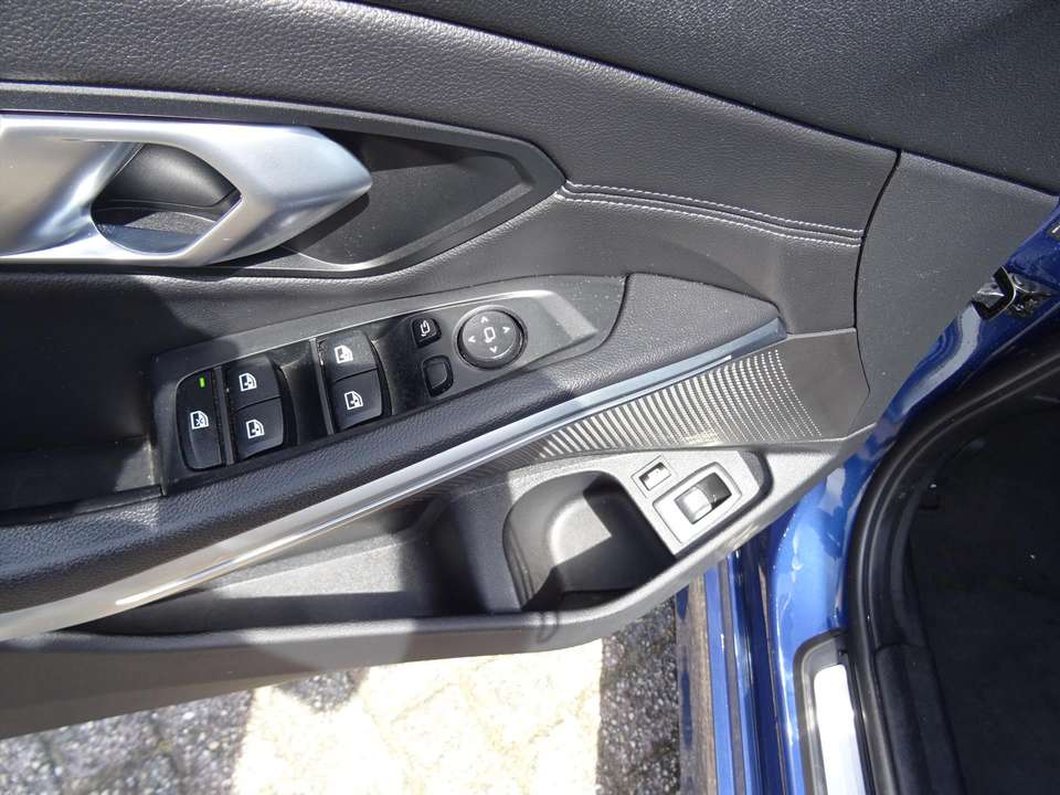BMW 330 - Imagem 13