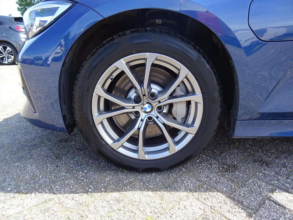 BMW 330 - Imagem 20