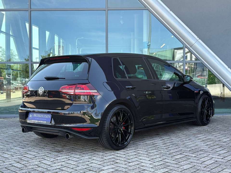 Volkswagen Golf GTI - Imagem 2