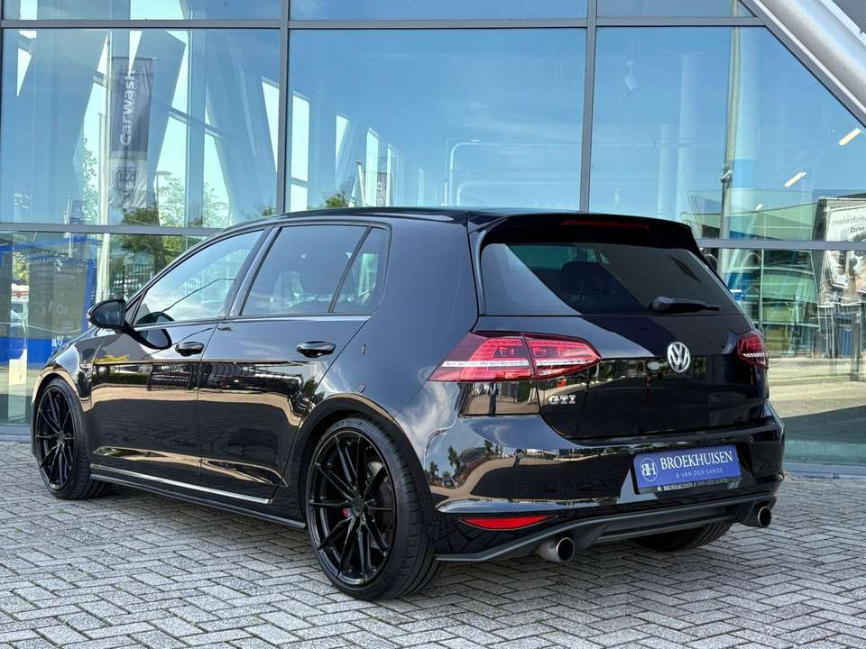 Volkswagen Golf GTI - Imagem 4