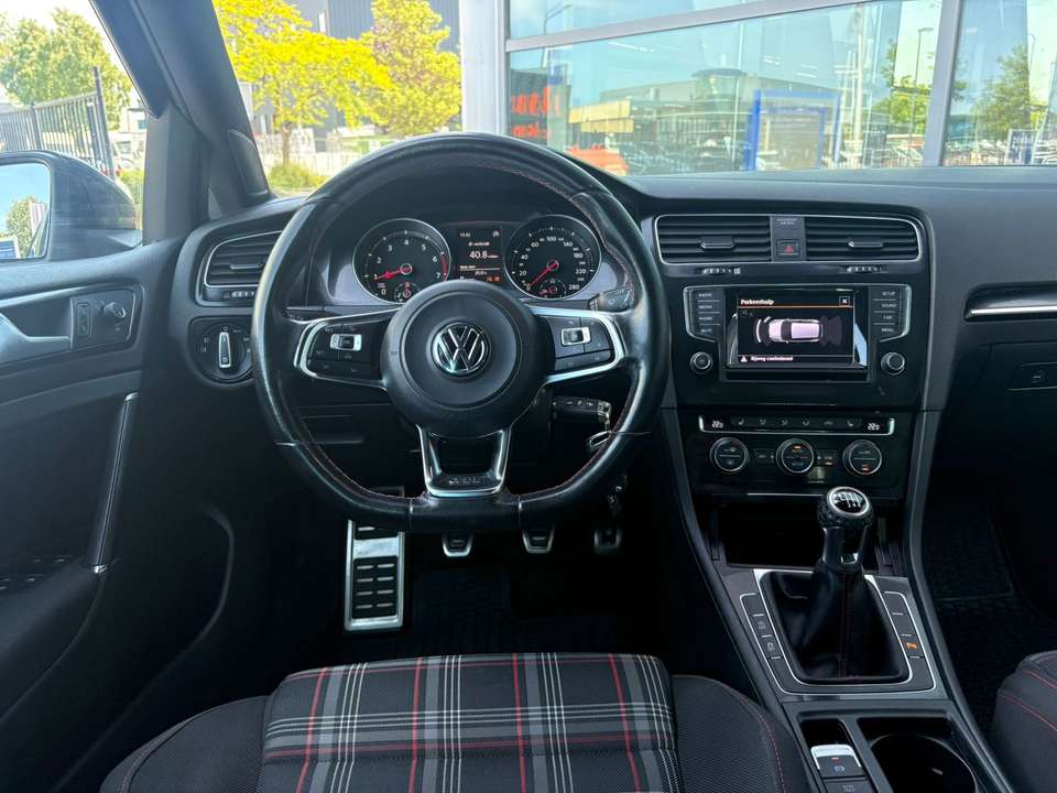 Volkswagen Golf GTI - Imagem 5