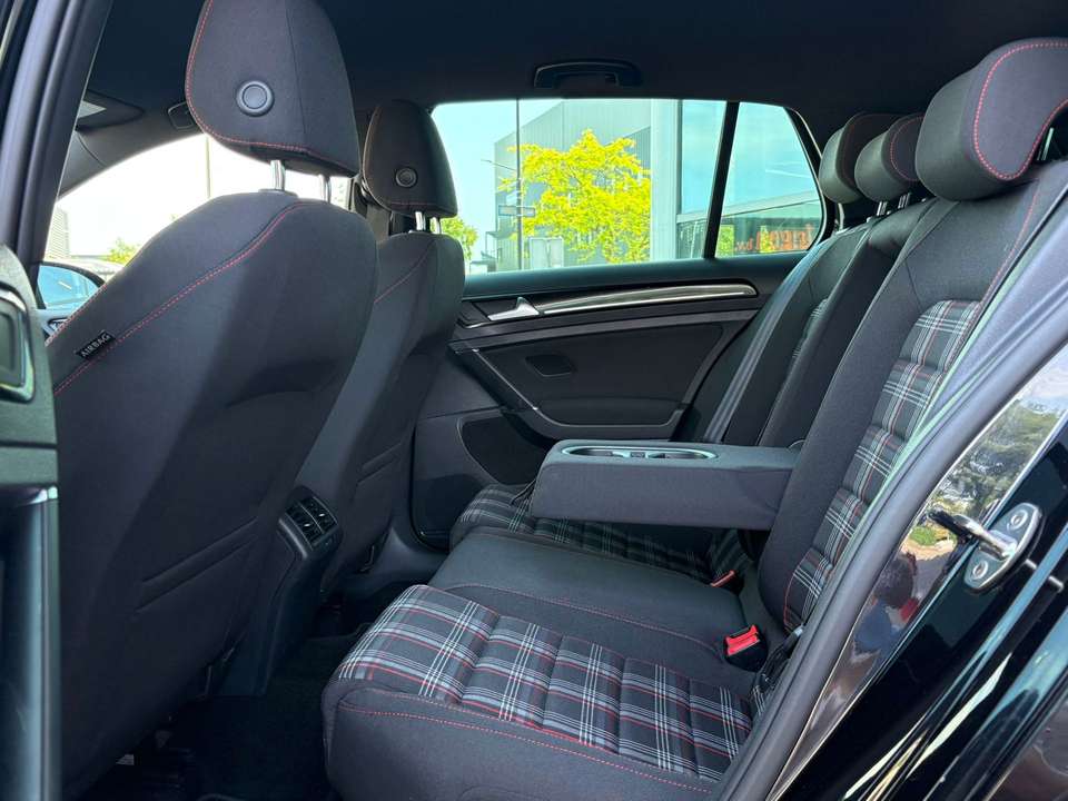 Volkswagen Golf GTI - Imagem 11