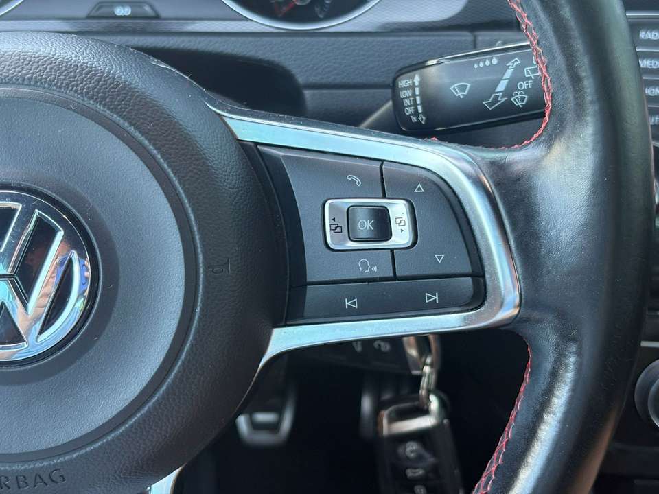 Volkswagen Golf GTI - Imagem 12
