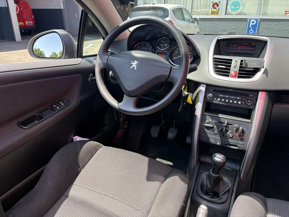 Peugeot 207 - Imagem 14