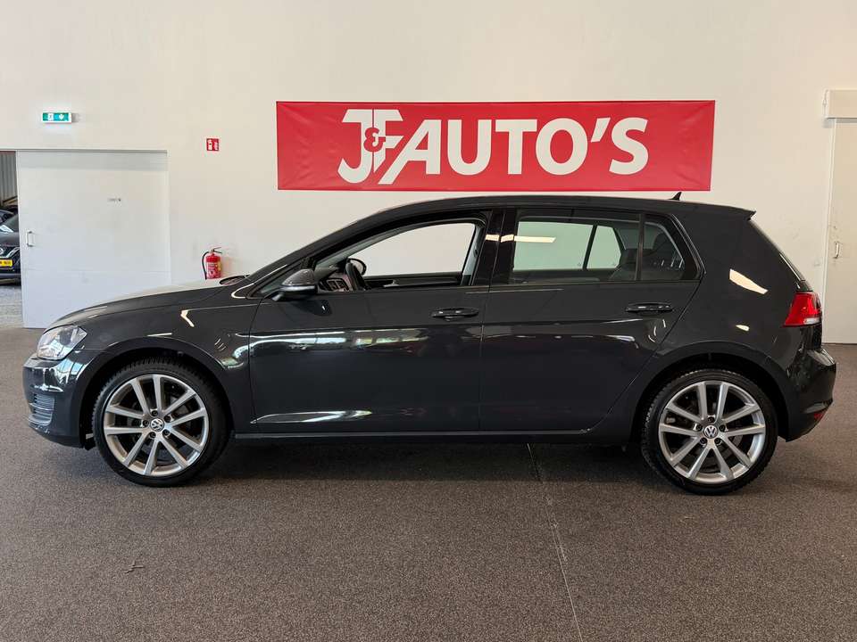 Volkswagen Golf - Imagem 2
