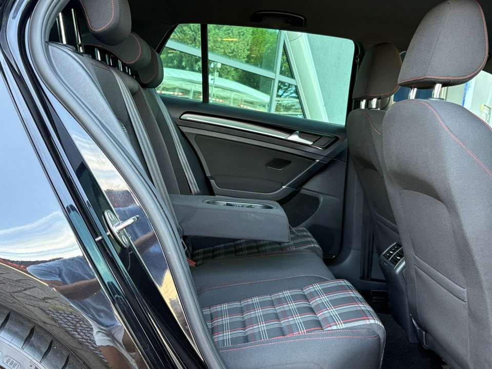 Volkswagen Golf GTI - Imagem 14