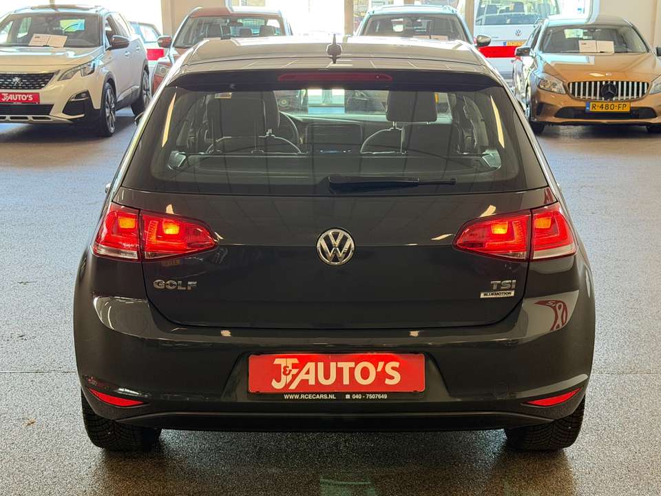 Volkswagen Golf - Imagem 4