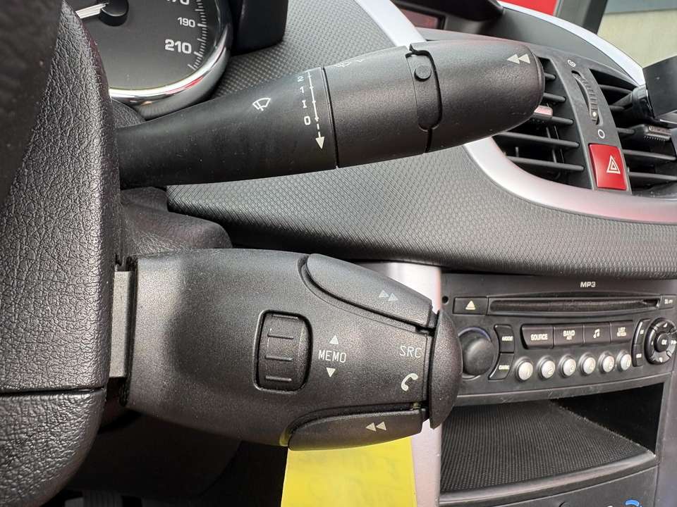 Peugeot 207 - Imagem 18