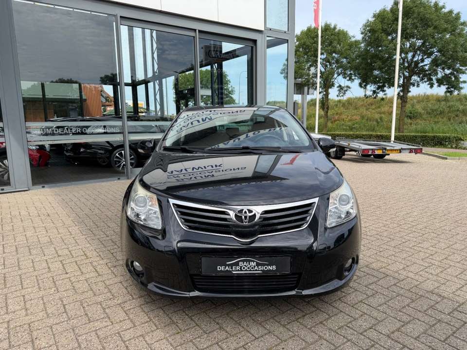 Toyota Avensis - Imagem 2
