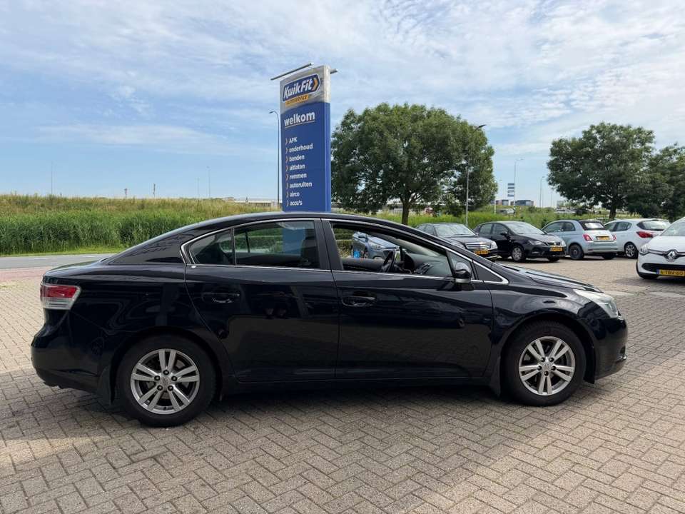 Toyota Avensis - Imagem 11