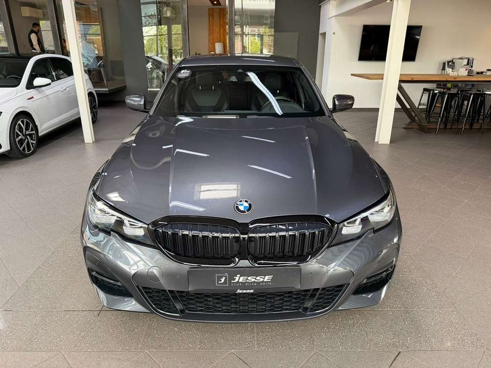 BMW 330 - Imagem 2